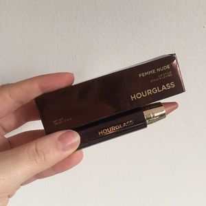 Hourglass Nude LipStick